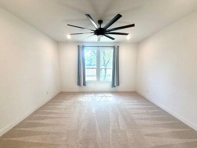 Building Photo - 125 Slenderleaf Dr