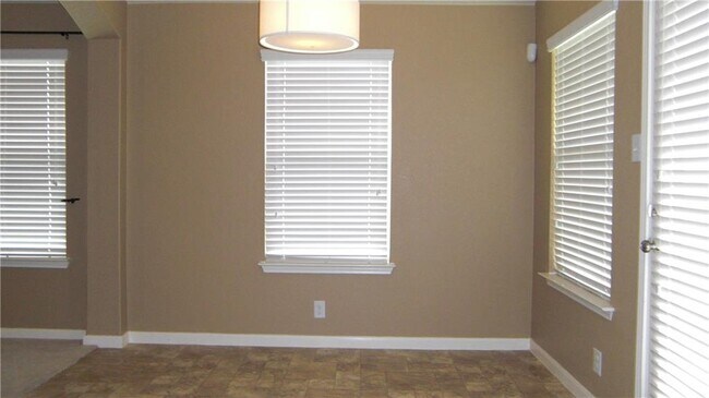 Building Photo - 208 Teron Dr