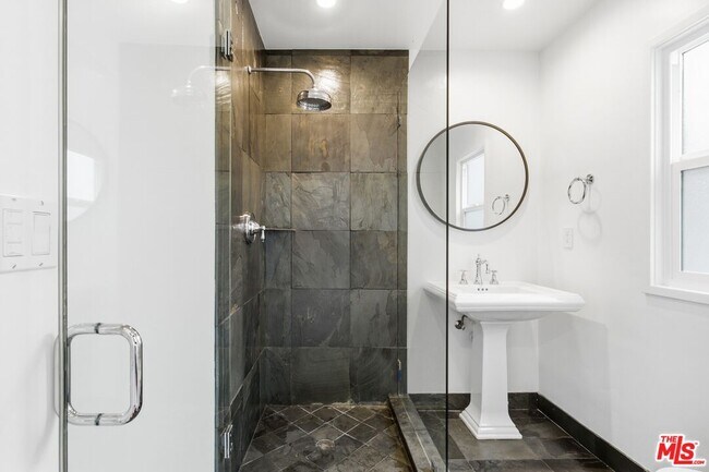 Building Photo - 3476 Troy Dr