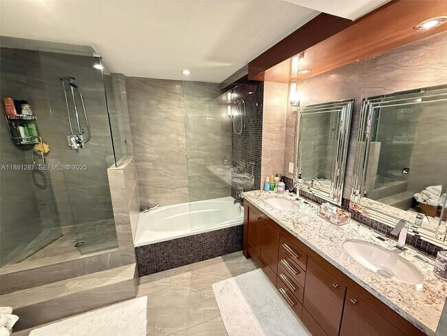 Building Photo - 4020 Galt Ocean Dr