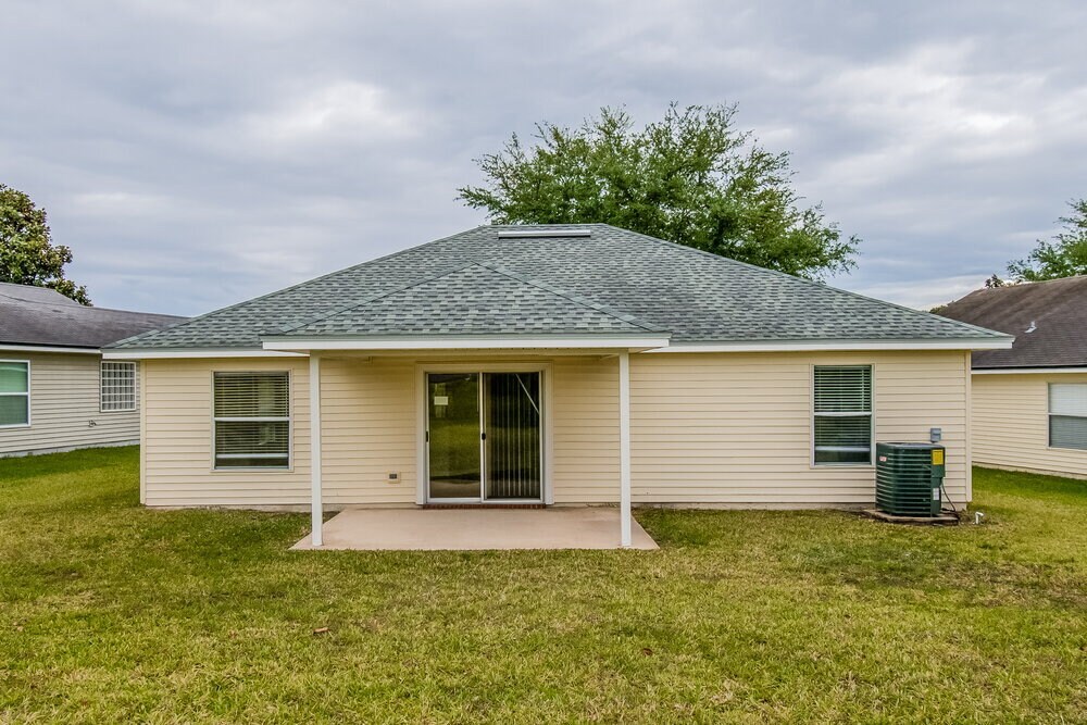 Building Photo - 1864 Creekview Dr