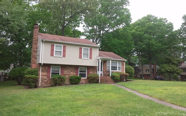 Primary Photo - 3 bedroom 2 bath Tri-level Home In western...