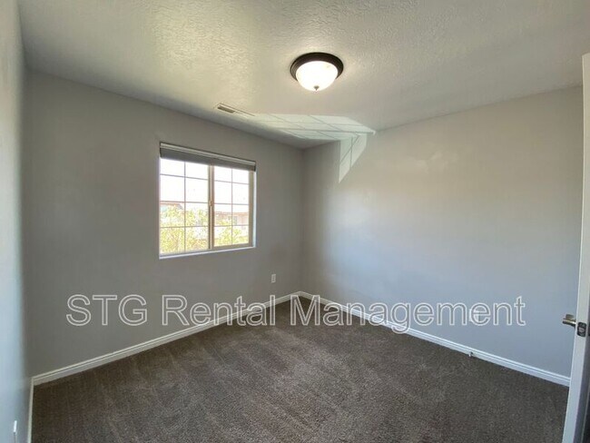 Building Photo - 290 W Buena Vista