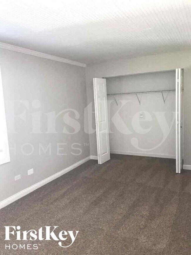 Building Photo - 100 S Dilger Ave