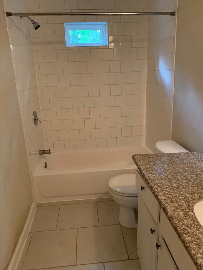 Building Photo - 6519 Sloan St