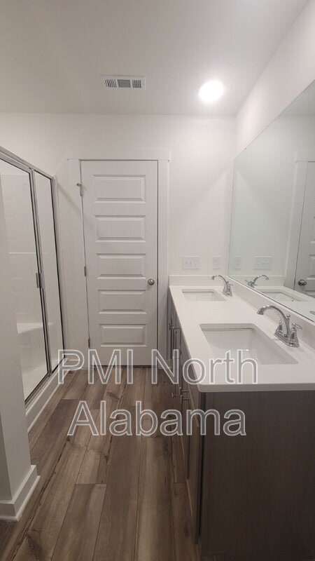 Building Photo - 7597 Discovery Pt Dr NW