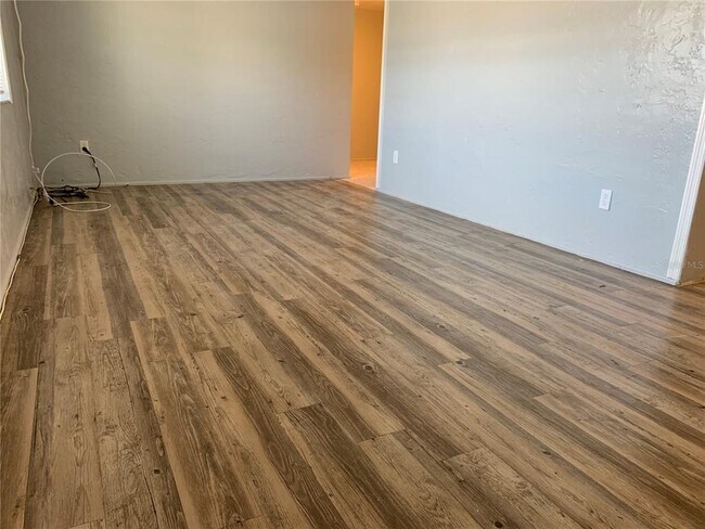 Building Photo - 10618 98th Terrace
