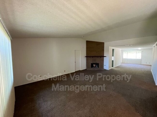 Building Photo - 567 N Hermosa Dr