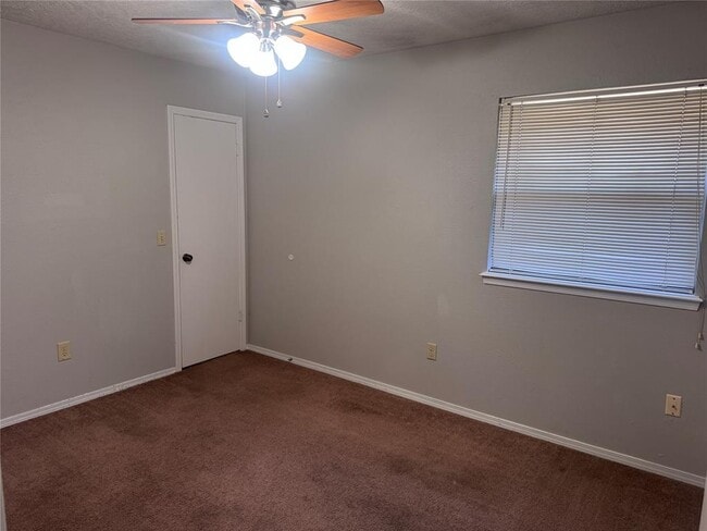 Building Photo - 205 Barrett Pl