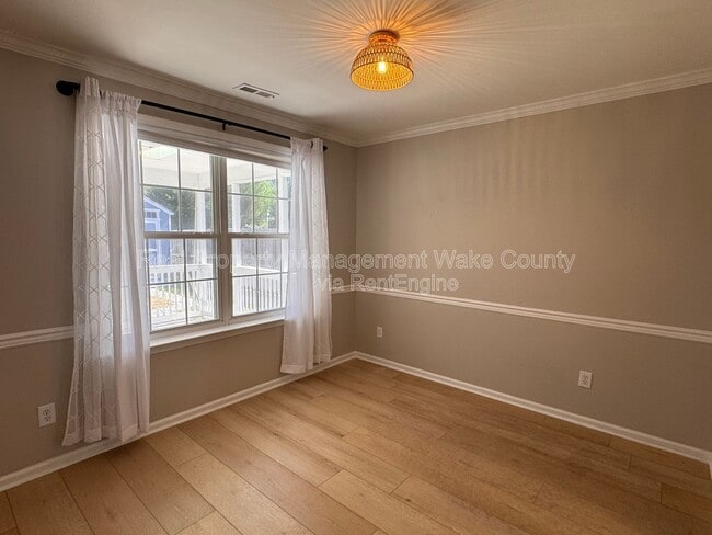 Building Photo - 206 Lindell Dr