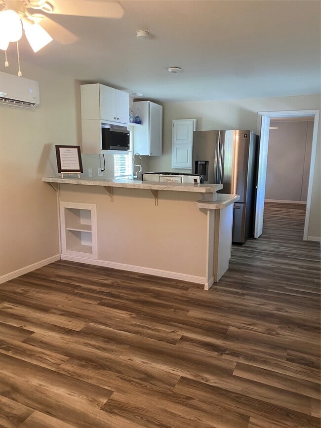 Building Photo - 8992 Greenwood Dr