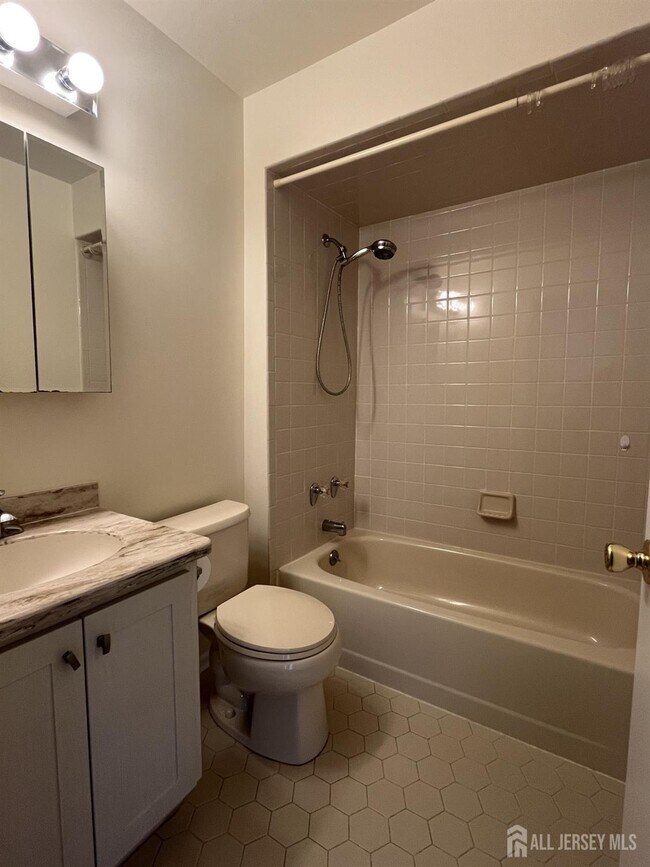 Building Photo - 16 Wisteria Ct