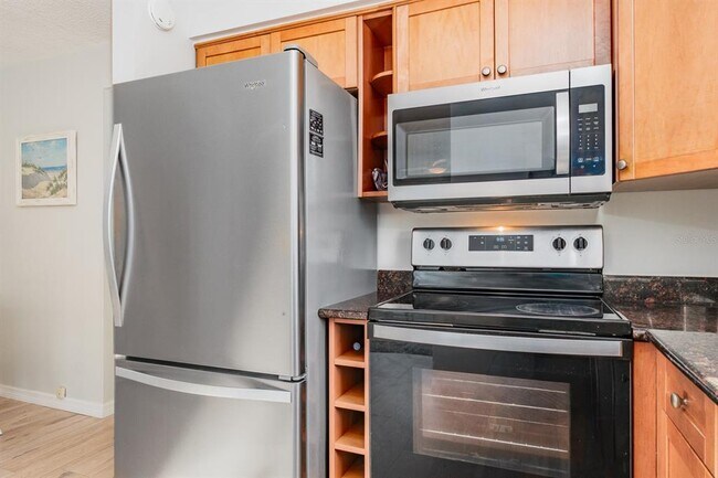 Building Photo - 7151 Sunset Way