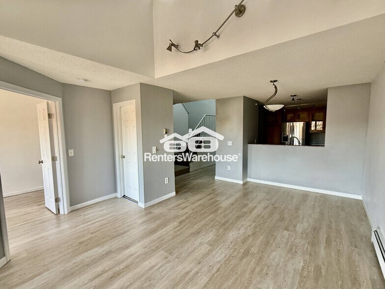 Building Photo - 7614 York Ave S