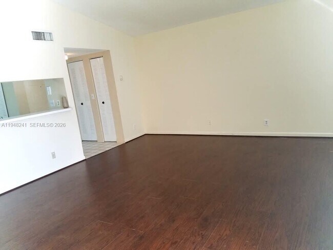 Building Photo - 9701 Westview Dr