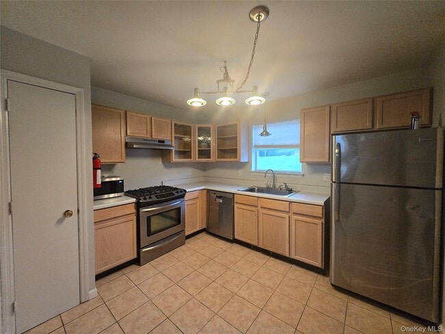 Building Photo - 60 Evan Rd