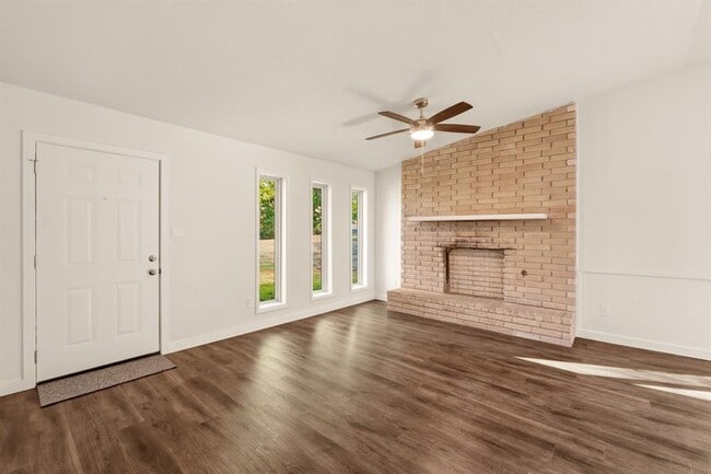 Building Photo - 2507 Biggs Dr