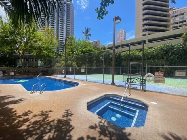 Building Photo - (INCLUDING UTILITIES, A/C & INTERNET) Studio Unit with 1 parking available Waikiki Marina!!