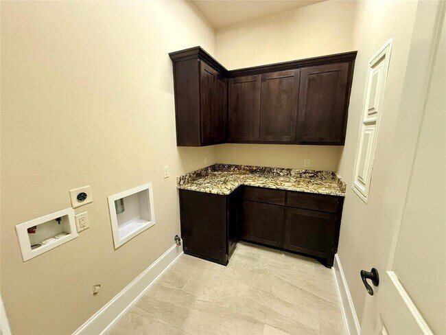 Building Photo - 25627 Fleming Lodge Ln