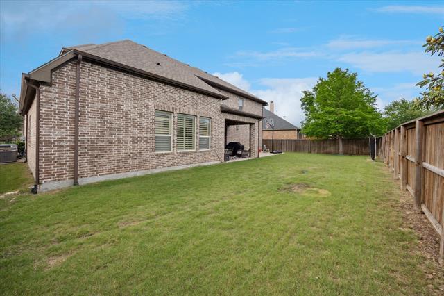 Building Photo - 580 Butchart Dr
