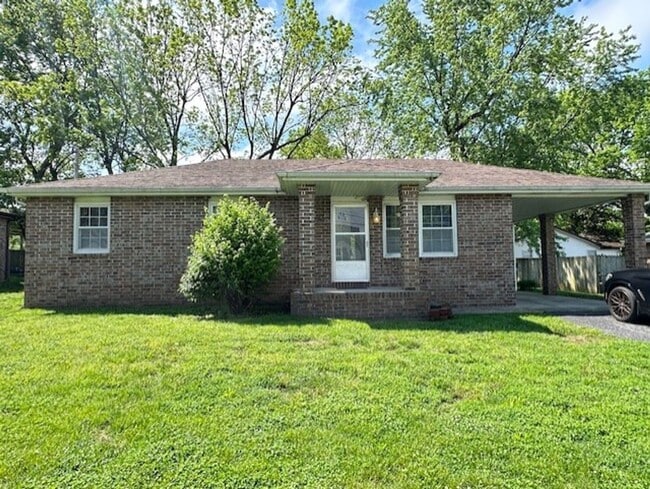 Building Photo - Walnut Grove House 3 Bedroom 1 Bath + covered car port!