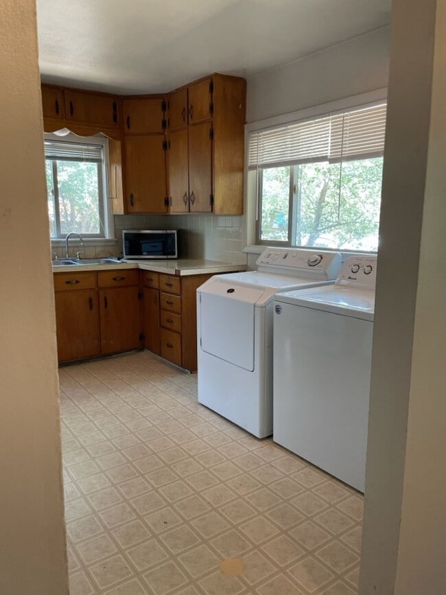 Building Photo - 1708-1710 Morningside Dr