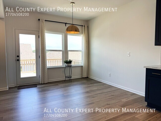 Building Photo - 690 Avignon Blvd