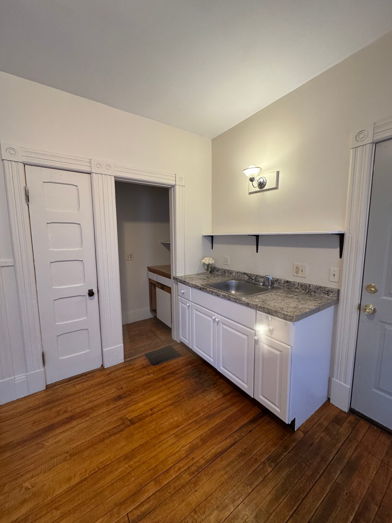 Building Photo - 21 Lafayette St