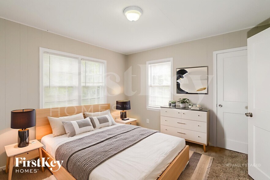 Building Photo - 9005 E 68 Terrace