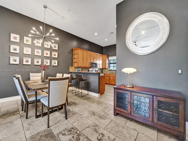 Building Photo - 2356 Wilton Dr