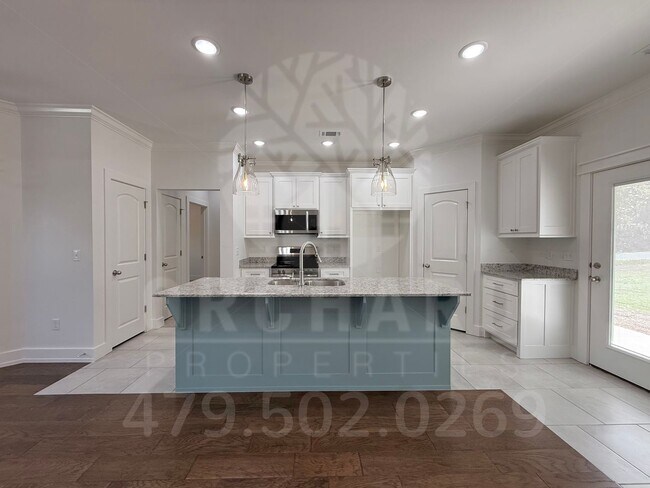 Building Photo - Bella Vista Single-Family Home- 3 Bed/ 2 B...