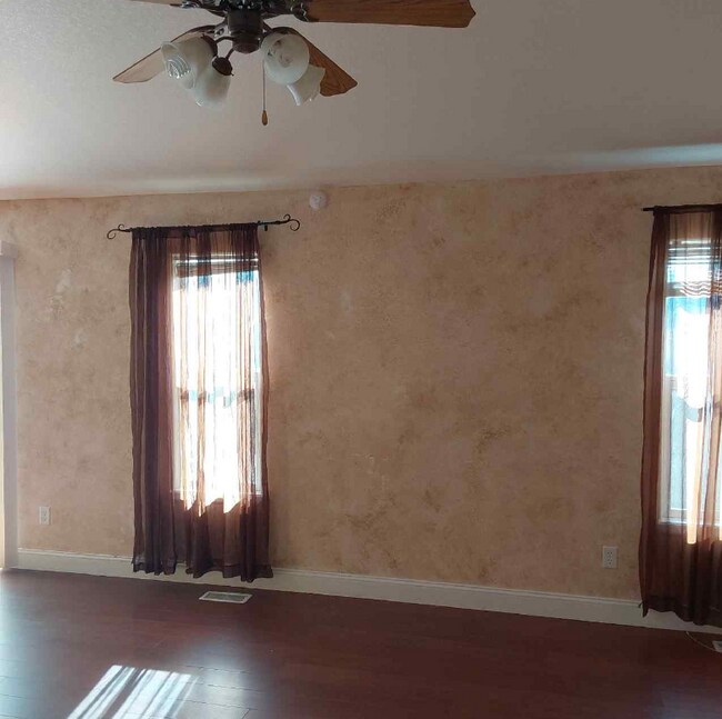 Building Photo - 3026 45th Ave