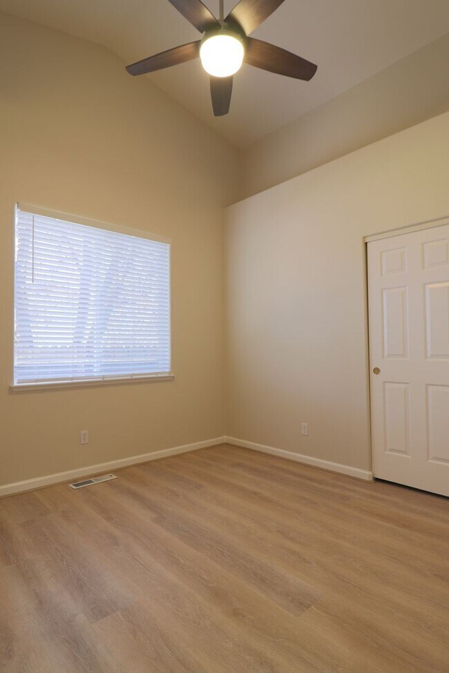 Building Photo - 8701 White Fir St