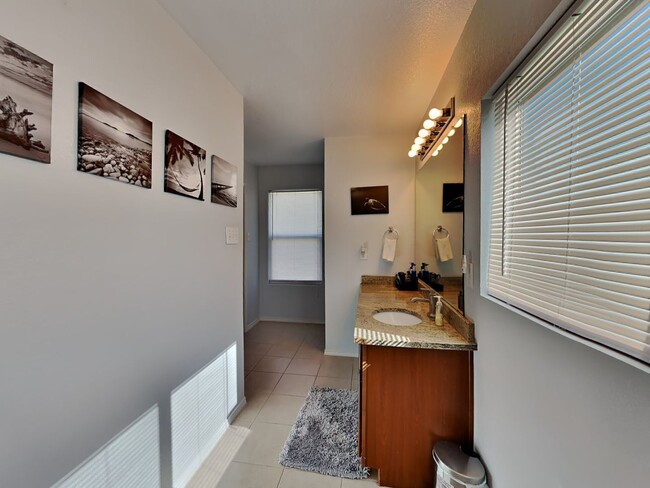 Building Photo - $500 off FIRST FULL MONTH RENT WITH MOVE I...