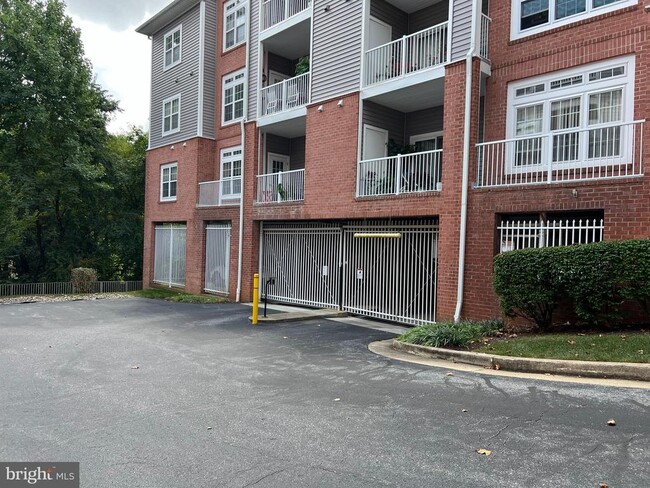 Building Photo - 9312 Groffs Mill Dr