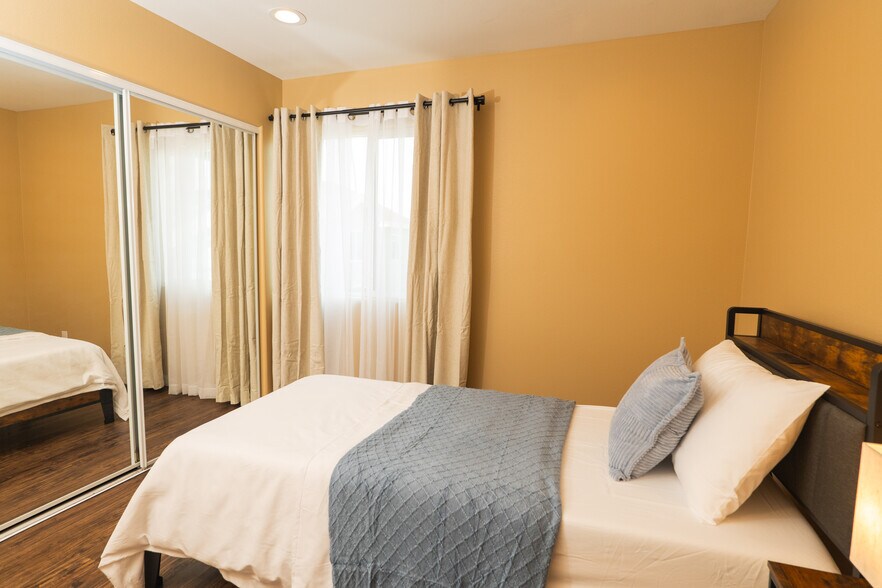 Bedroom 2 - 938 S Bernal Ave