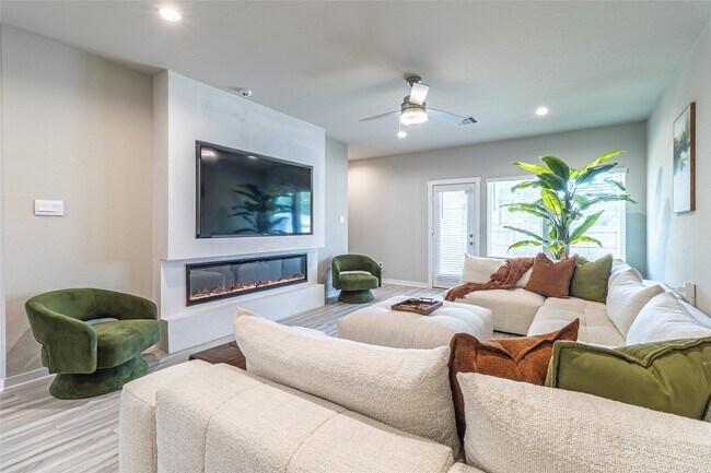 Building Photo - 3020 Stock Orch Ln