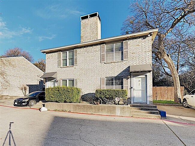 Primary Photo - 121 Graystone Pl