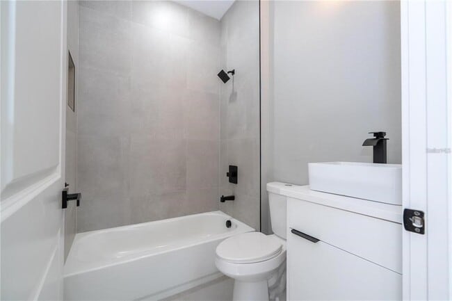 Building Photo - 49 Santa Fe St