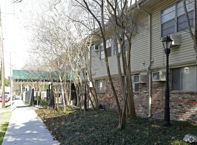 Building Photo - 1401 St. Andrew Apartments