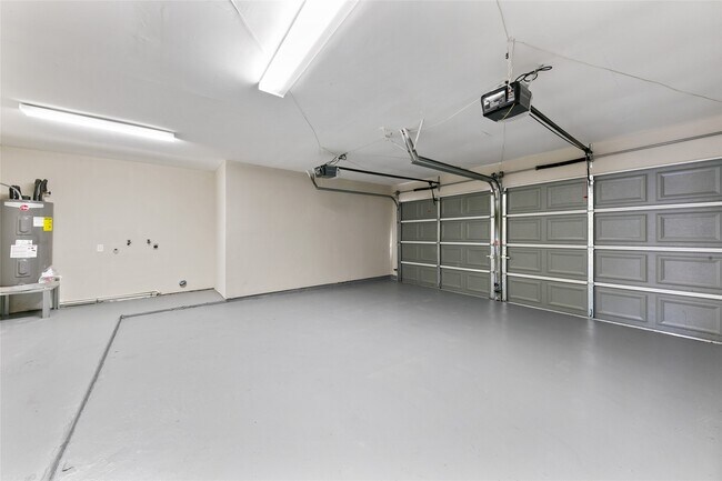 Building Photo - 1710 Foxwood Ct