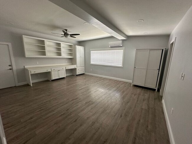 Building Photo - Beautiful 3 bedroom, 2 bath home located i...