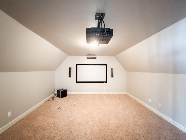 Building Photo - 713 Briston Ln