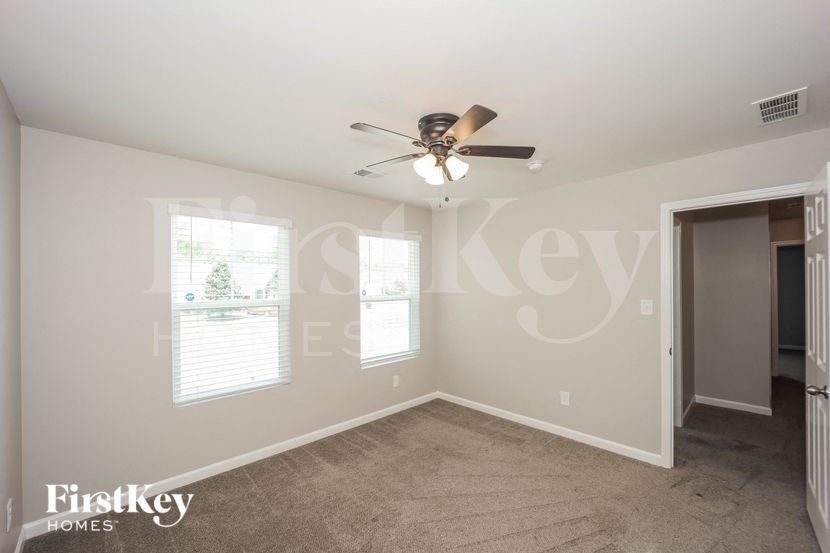 Building Photo - 59 Hill Top Circle