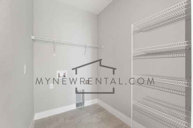 Building Photo - 25307 Alicante Dr