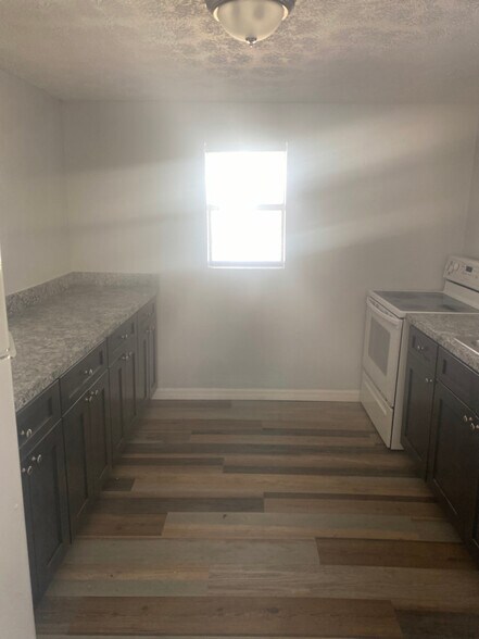 Building Photo - 1541 McCollum St