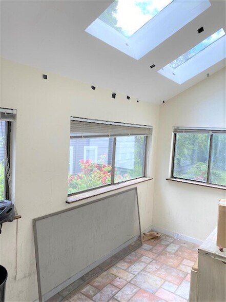 Building Photo - 61 6th St