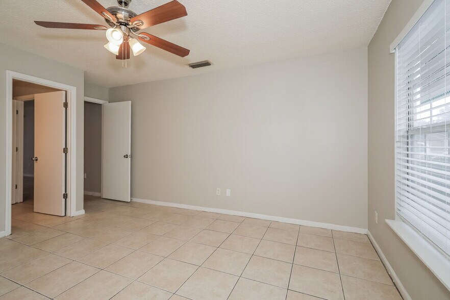 Building Photo - 7939 Cherry Blossom Dr S