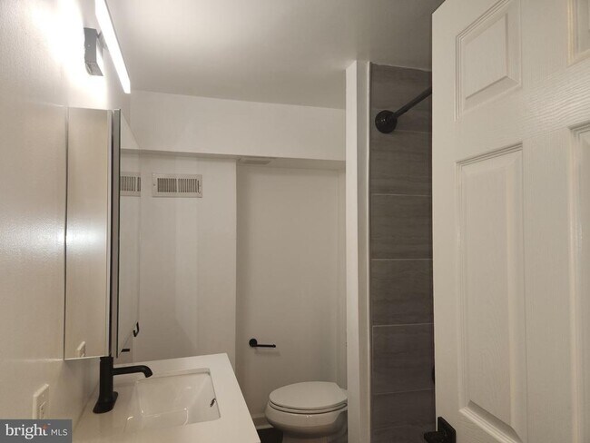 Building Photo - 3856 Terrace St