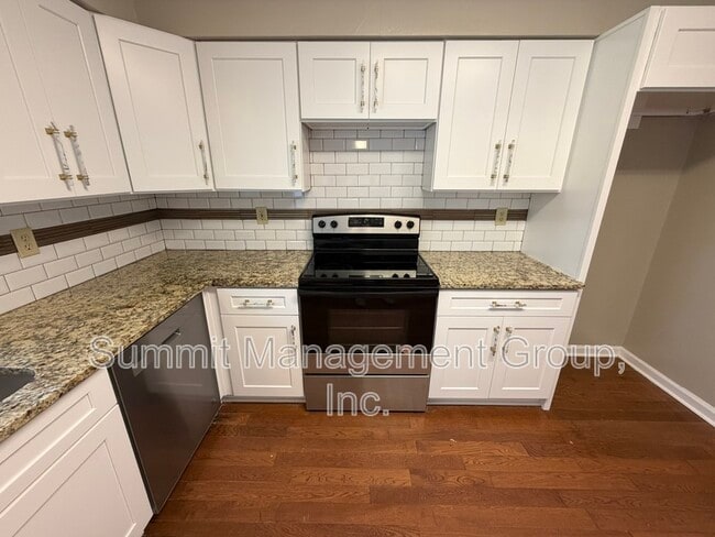 Building Photo - 1611 Ellington Rd SE